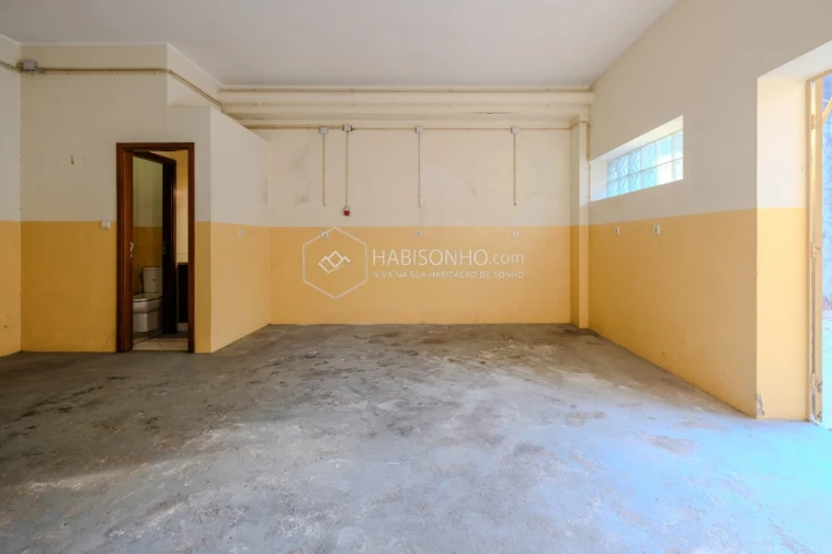 Armazém para Venda em Campanhã Foto 4