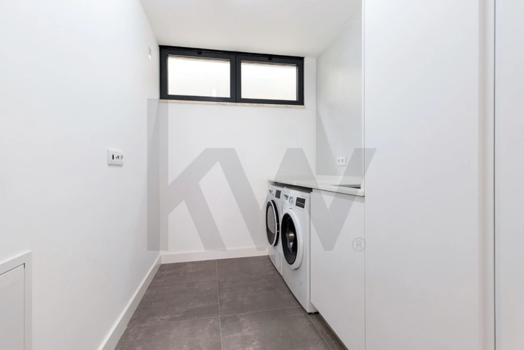 Moradia T4 para Venda em Barcarena Foto 31