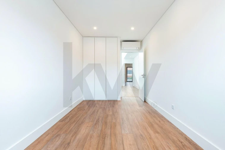 Moradia T4 para Venda em Barcarena Foto 12