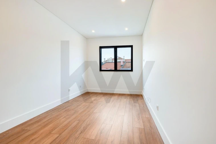 Moradia T4 para Venda em Barcarena Foto 13