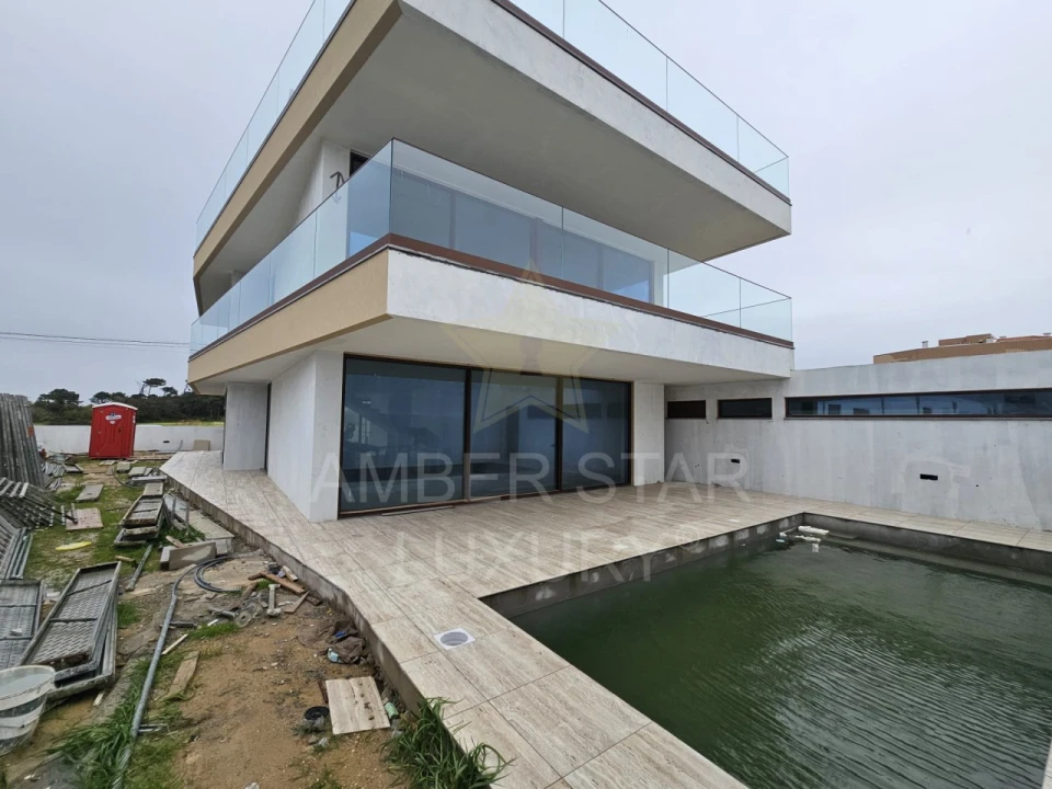 Moradia T4 para Venda em Arcozelo Foto 7