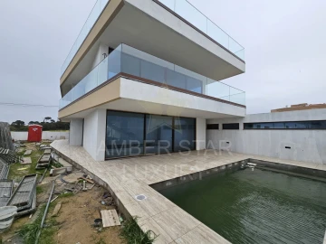 Moradia T4 para Venda em Arcozelo