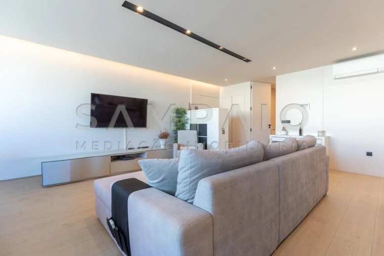 Apartamento T3 para Venda em Fânzeres e São Pedro da Cova Foto 2