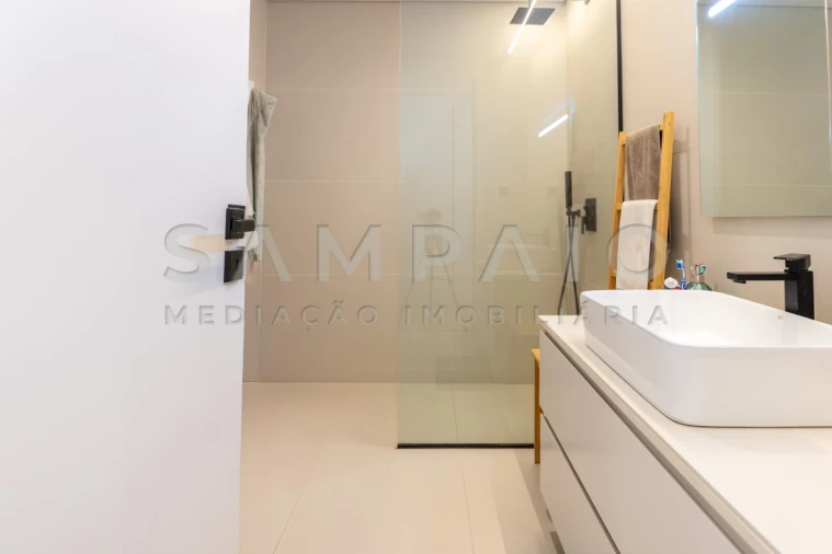 Apartamento T3 para Venda em Fânzeres e São Pedro da Cova Foto 3