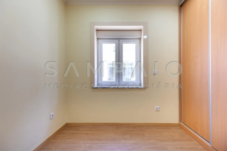 Moradia T4 para Venda em Campanhã Foto 2