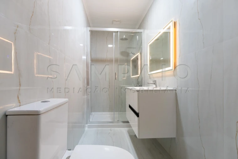 Moradia T4 para Venda em Campanhã Foto 10