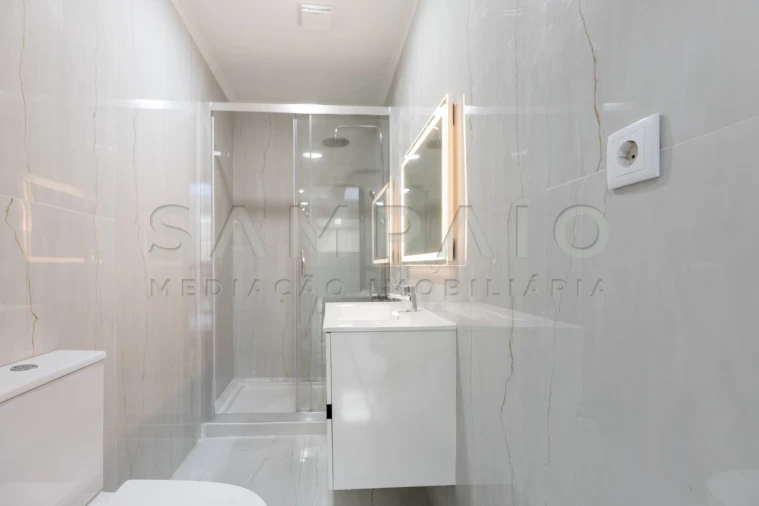 Moradia T4 para Venda em Campanhã Foto 11