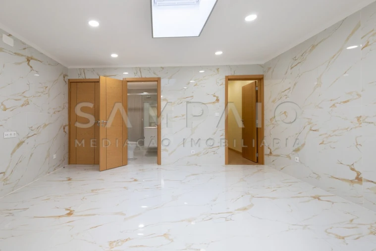 Moradia T4 para Venda em Campanhã Foto 12