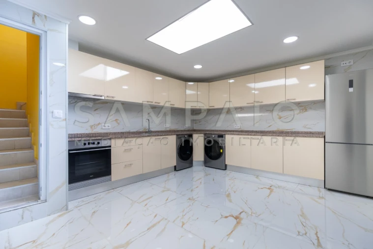 Moradia T4 para Venda em Campanhã Foto 17