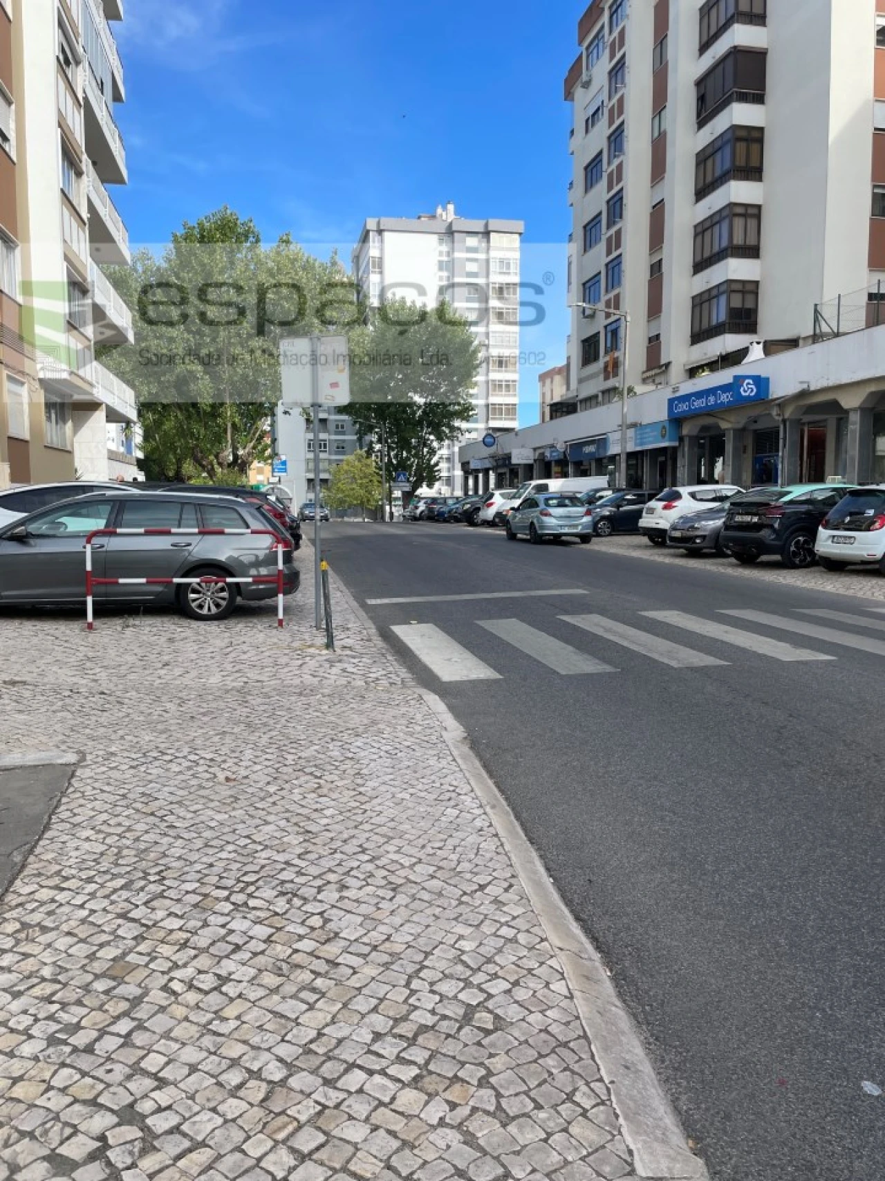 Loja para Arrendamento em Santa Iria de Azoia, São João da Talha e Bobadela Foto 2