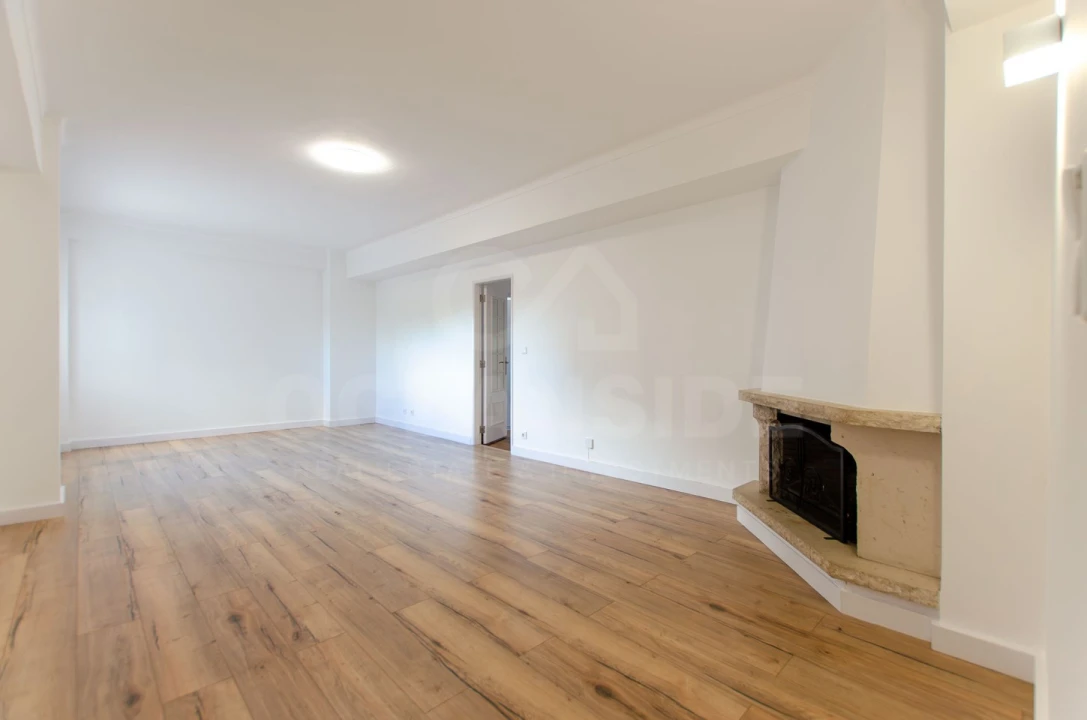 Apartamento T2 para Arrendamento em Carcavelos e Parede Foto 2