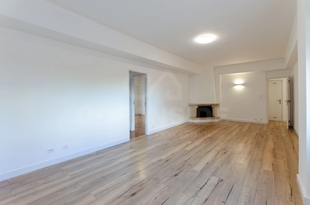 Apartamento T2 para Arrendamento em Carcavelos e Parede Foto 11