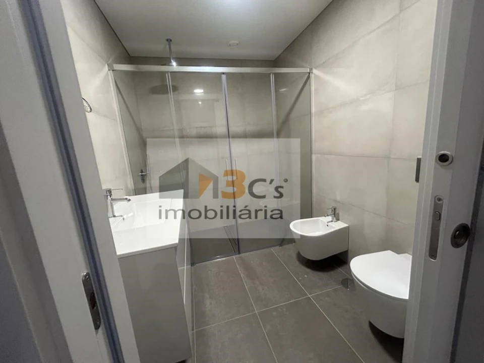 Apartamento T3 para Venda em Cedofeita, Santo Ildefonso, Sé, Miragaia, São Nicolau e Vitória Foto 14