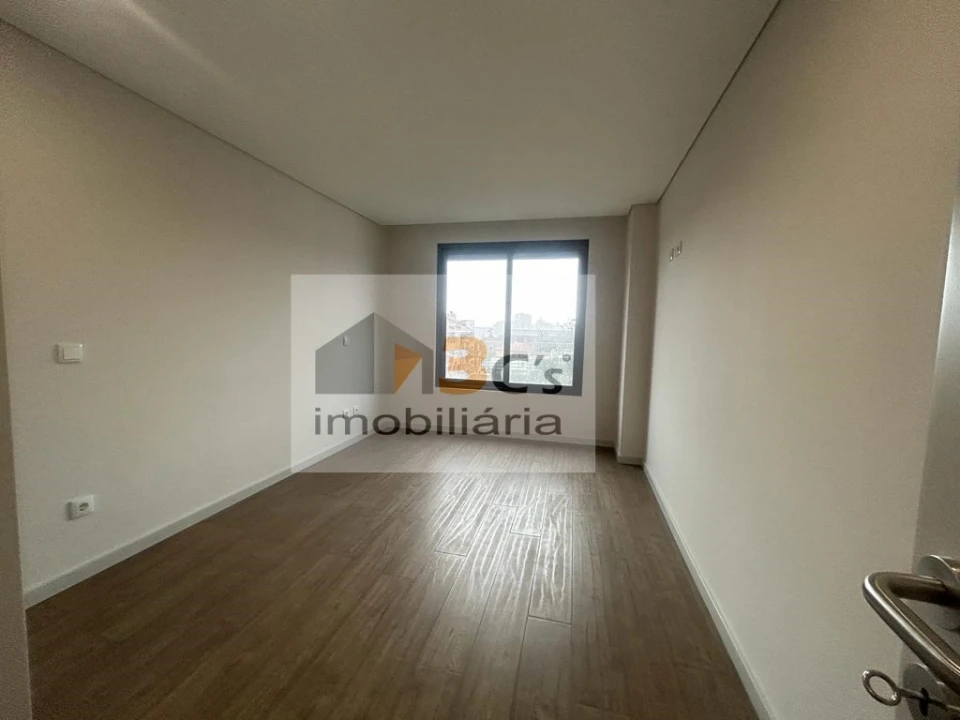 Apartamento T3 para Venda em Cedofeita, Santo Ildefonso, Sé, Miragaia, São Nicolau e Vitória Foto 13