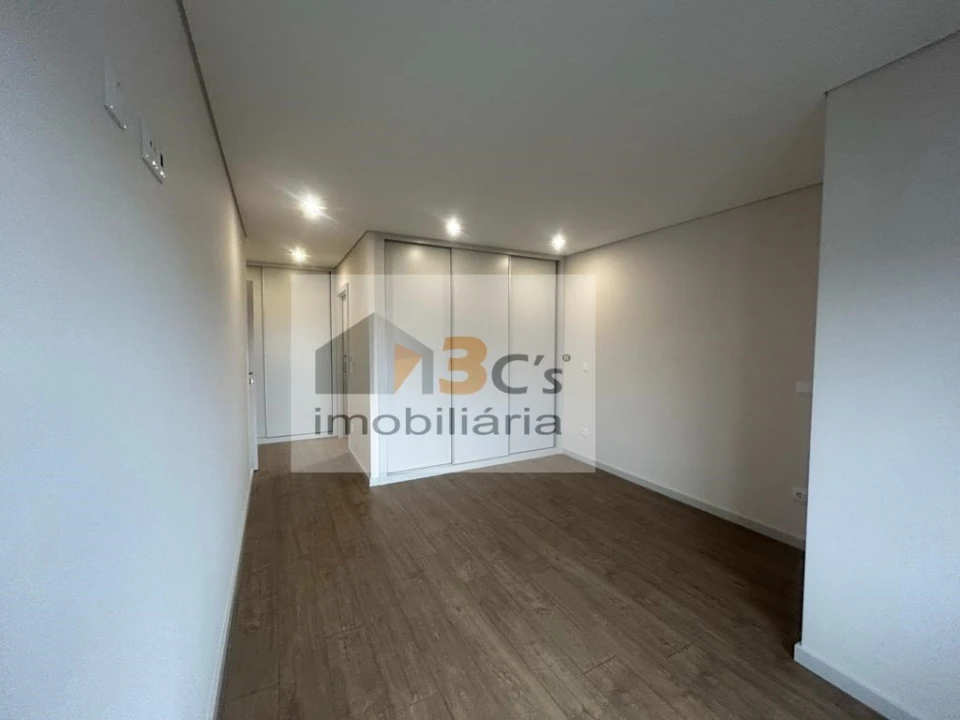 Apartamento T3 para Venda em Cedofeita, Santo Ildefonso, Sé, Miragaia, São Nicolau e Vitória Foto 17