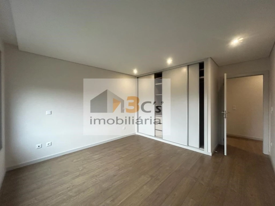 Apartamento T3 para Venda em Cedofeita, Santo Ildefonso, Sé, Miragaia, São Nicolau e Vitória Foto 6