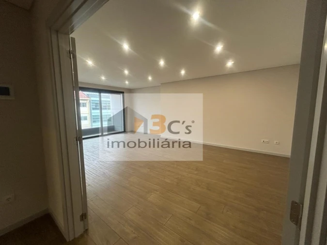 Apartamento T3 para Venda em Cedofeita, Santo Ildefonso, Sé, Miragaia, São Nicolau e Vitória Foto 5