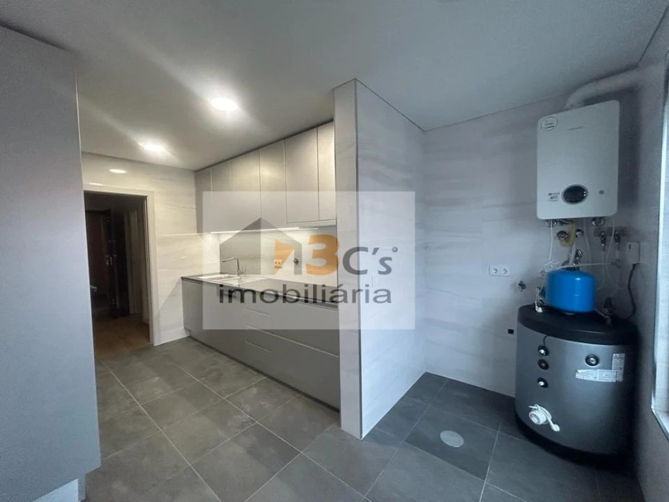 Apartamento T3 para Venda em Cedofeita, Santo Ildefonso, Sé, Miragaia, São Nicolau e Vitória Foto 4