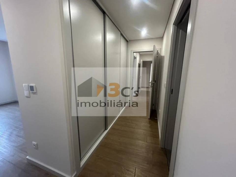 Apartamento T3 para Venda em Cedofeita, Santo Ildefonso, Sé, Miragaia, São Nicolau e Vitória Foto 11
