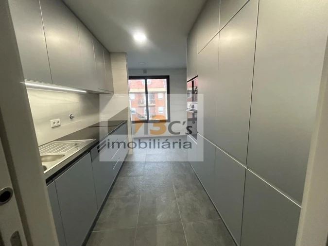 Apartamento T3 para Venda em Cedofeita, Santo Ildefonso, Sé, Miragaia, São Nicolau e Vitória Foto 3