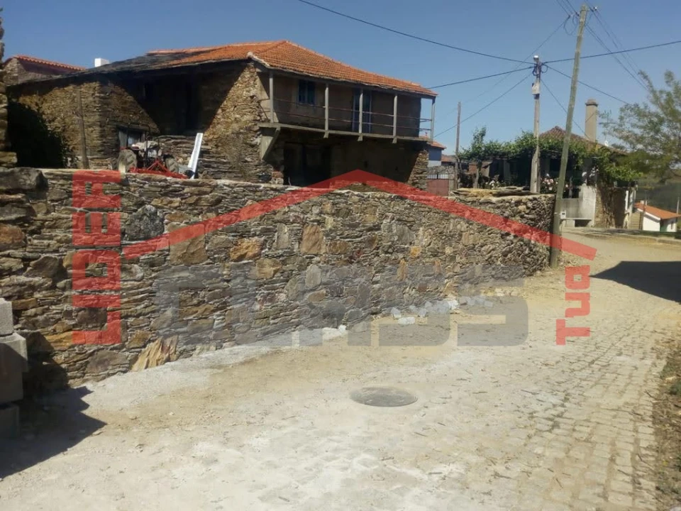 Moradia para Venda em Quirás e Pinheiro Novo Foto 1