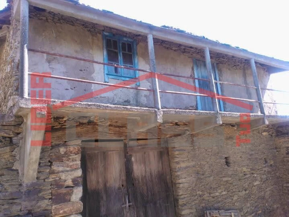 Moradia para Venda em Quirás e Pinheiro Novo Foto 2