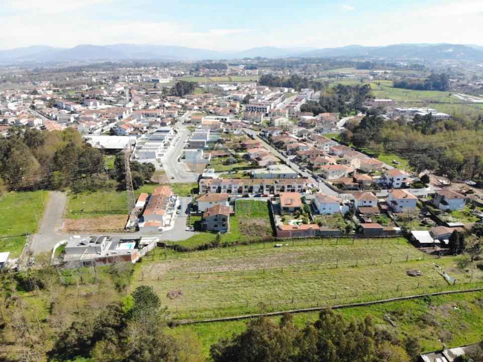 Terreno para Venda em Merelim (São Paio), Panoias e Parada de Tibães Foto 7