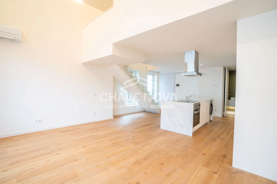 Apartamento T2 para Arrendamento em Cedofeita, Santo Ildefonso, Sé, Miragaia, São Nicolau e Vitória Foto 5