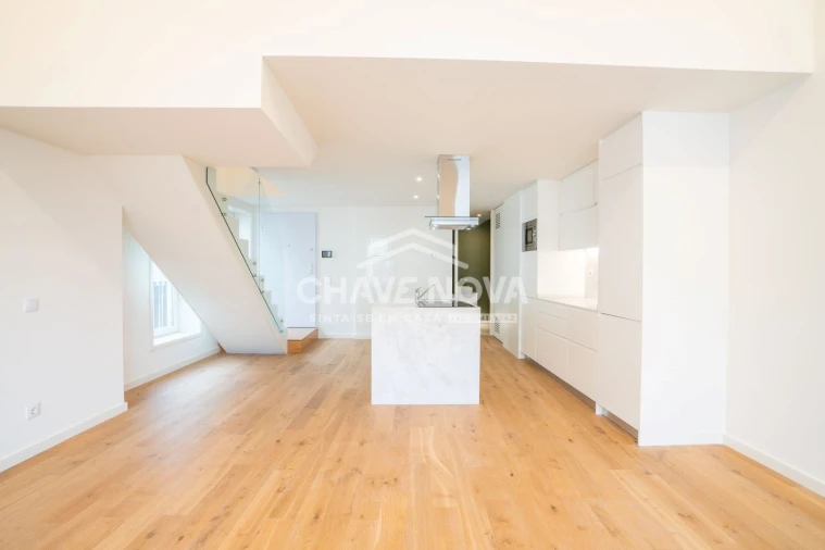 Apartamento T2 para Arrendamento em Cedofeita, Santo Ildefonso, Sé, Miragaia, São Nicolau e Vitória Foto 6