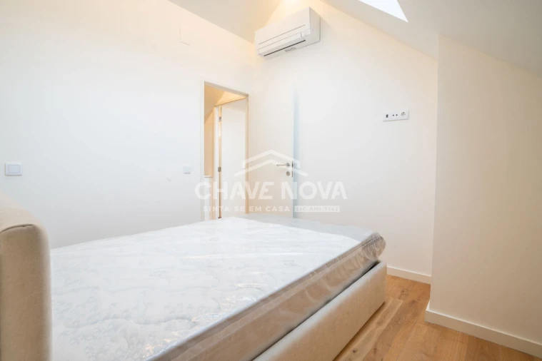 Apartamento T2 para Arrendamento em Cedofeita, Santo Ildefonso, Sé, Miragaia, São Nicolau e Vitória Foto 15
