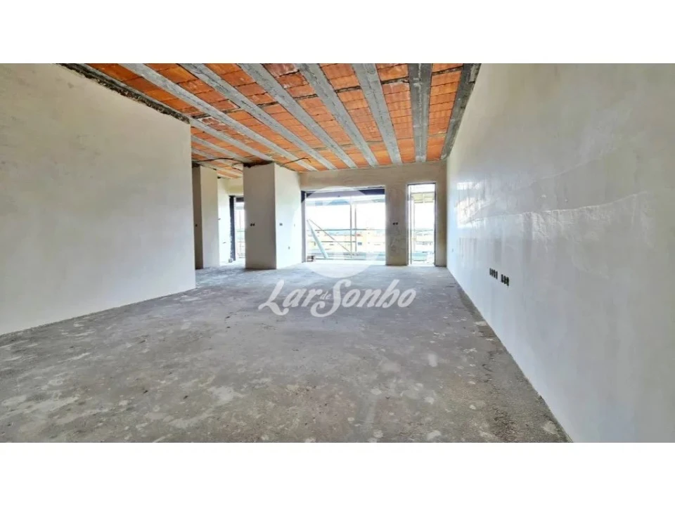 Apartamento T3 para Venda em Castêlo da Maia Foto 3