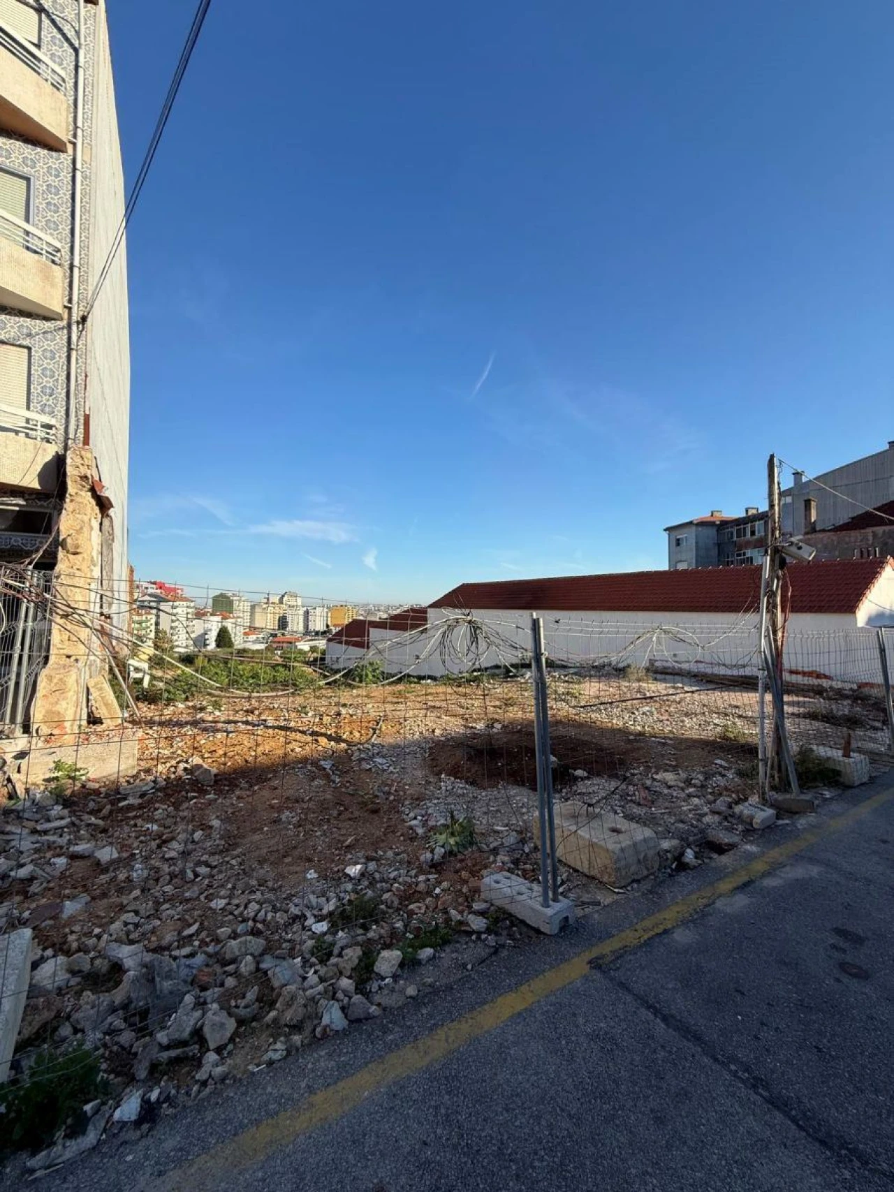 Terreno P/ Prédio para Venda em Arcozelo Foto 2