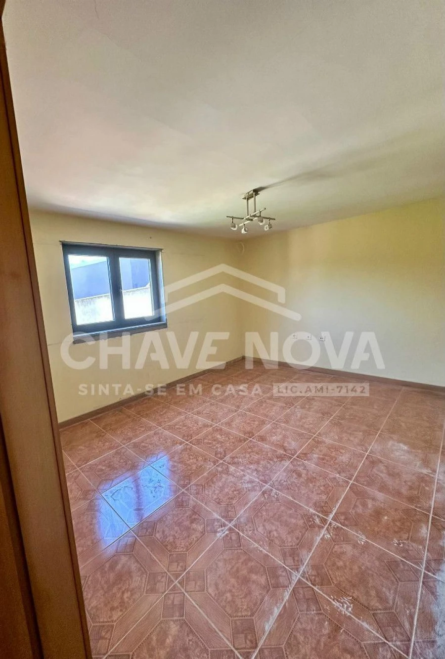 Moradia T2 para Venda em Lomba Foto 7