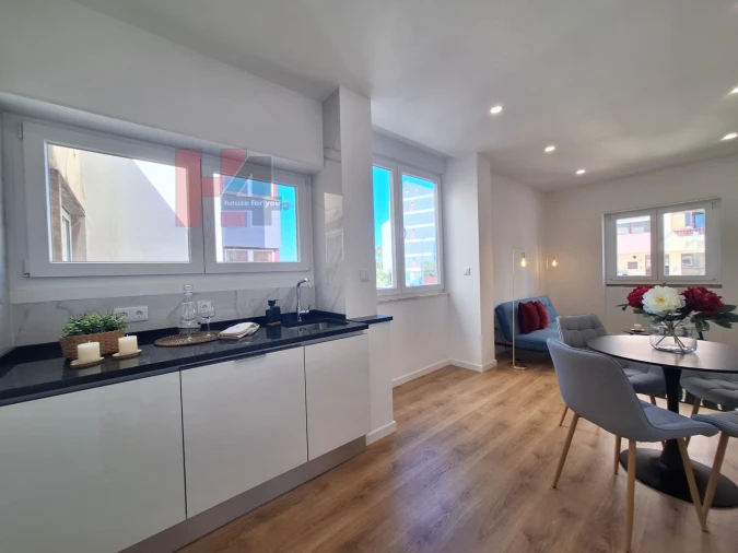 Apartamento T3 para Venda em Benfica Foto 2