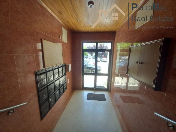 Apartamento T2 para Venda em Castanheira do Ribatejo e Cachoeiras Foto 3