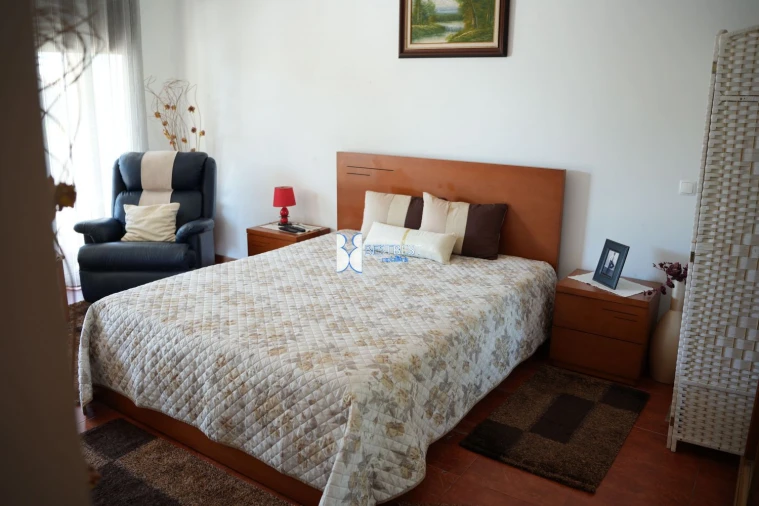 Moradia T9 para Venda em Vila Cova e Feitos Foto 6