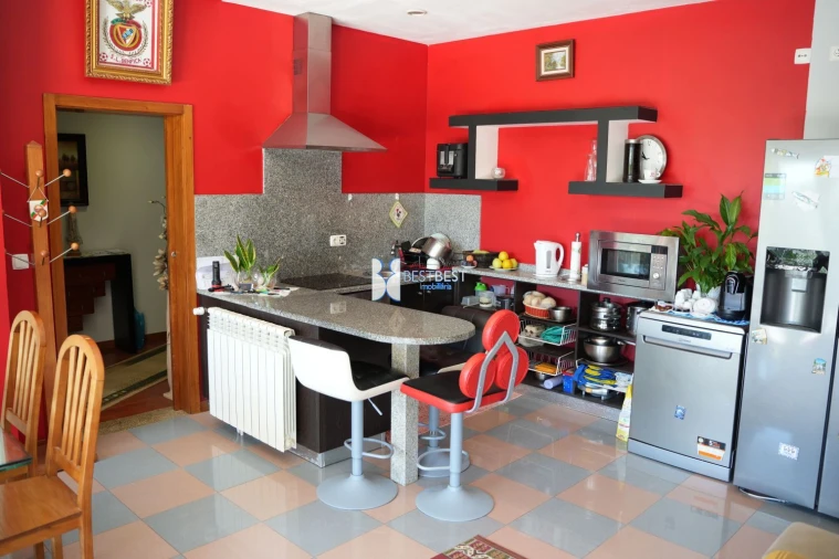 Moradia T9 para Venda em Vila Cova e Feitos Foto 3