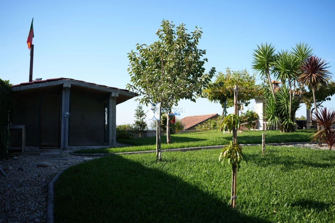 Moradia T9 para Venda em Vila Cova e Feitos Foto 13