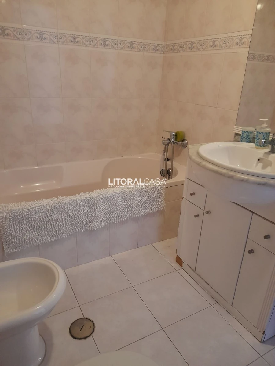 Moradia T7 para Venda em Aradas Foto 45