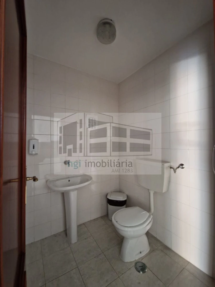 Loja para Venda em Setubal (São Sebastião) Foto 11