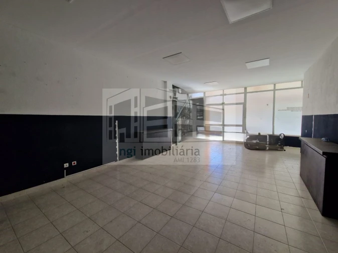 Loja para Venda em Setubal (São Sebastião) Foto 2