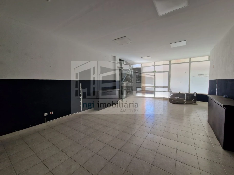 Loja para Venda em Setubal (São Sebastião) Foto 2
