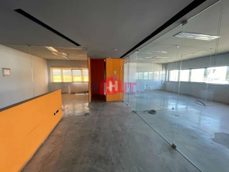 Loja para Venda em Constantim e Vale de Nogueiras Foto 15