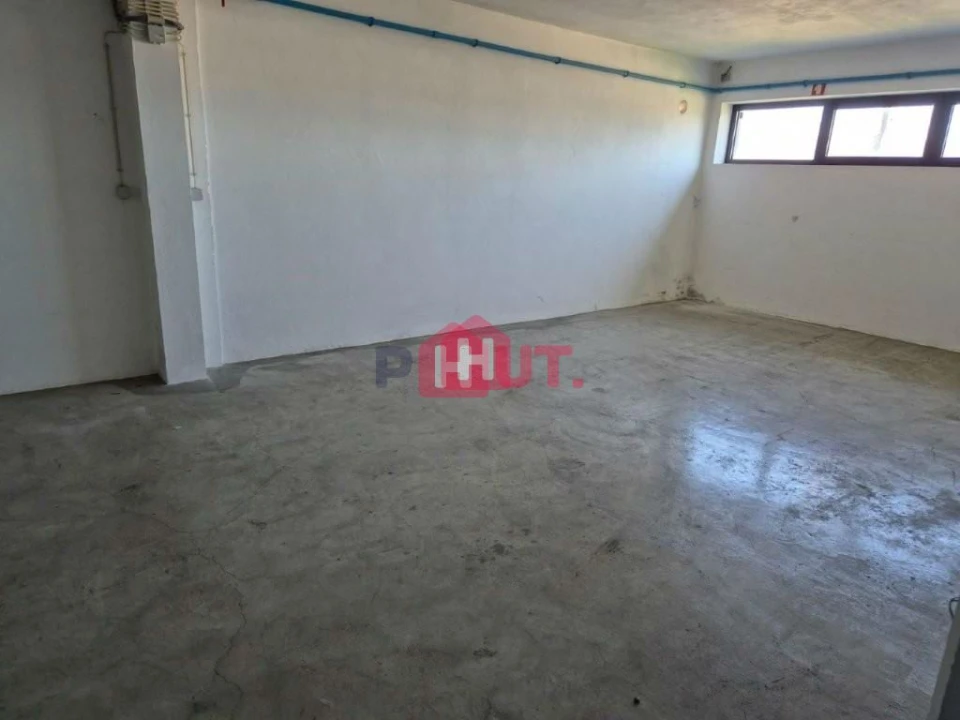 Loja para Venda em Constantim e Vale de Nogueiras Foto 22