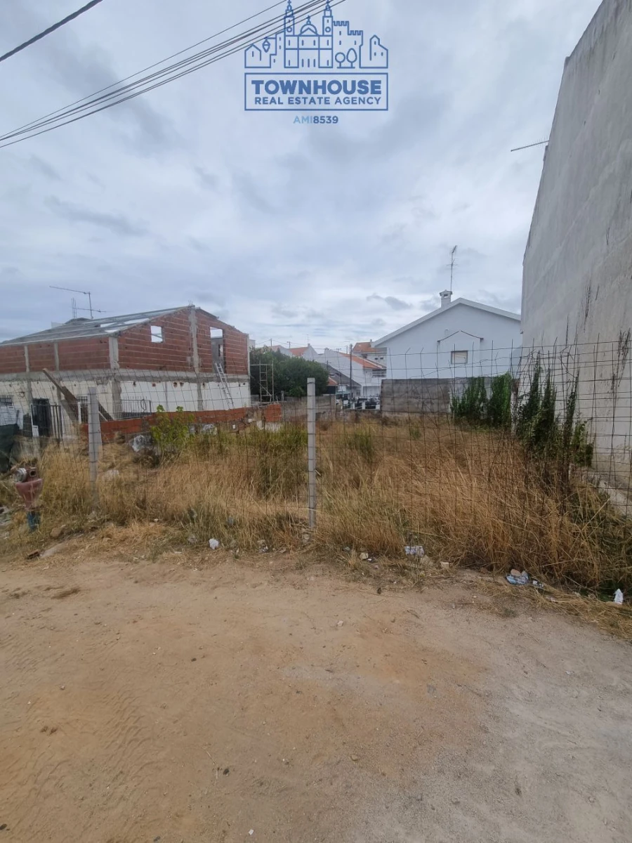 Terreno para Venda em Laranjeiro e Feijó