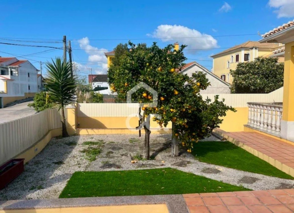 Moradia T4 para Venda em Milharado Foto 5