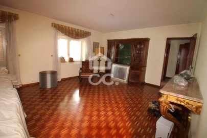 Moradia T6 para Venda em Loures