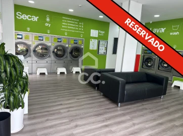 Negócio para Venda em Santo António dos Cavaleiros e Frielas