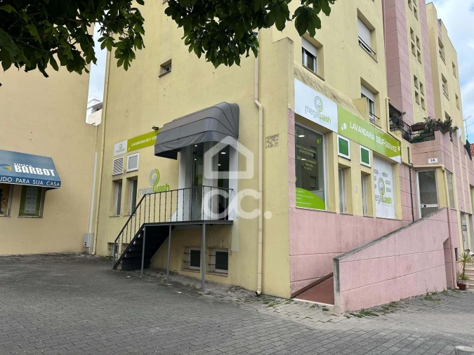 Negócio para Venda em Santo António dos Cavaleiros e Frielas Foto 15