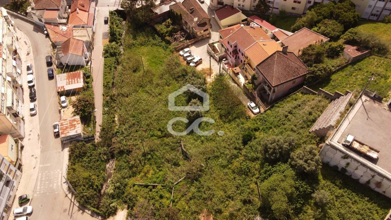 Terreno para Venda em Odivelas Foto 2